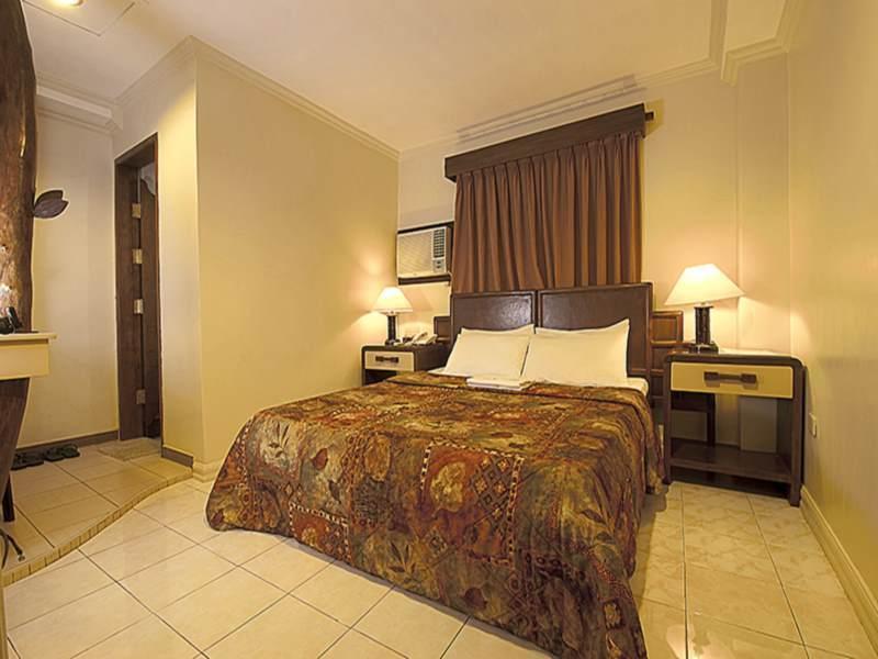 Hotel Joselina - Main Branch Tuguegarao City Exteriér fotografie